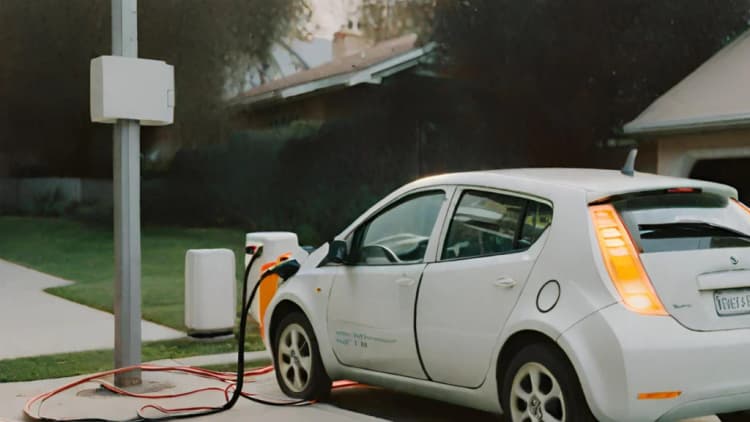 災害時・停電時に大活躍!電気自動車(EV・PHEV)の活用法